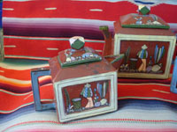 Mexican vintage pottery and ceramics, an entire tea set with teapot, creamer and sugar-bowl, and six cups, from the pottery center of Tlaquepaque, Jalisco, c. 1930's. A photo showing the creamer.