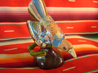 Mexican vintage pottery and ceramics, and Mexican vintage folk art, a stunning pottery bird from Tlaquepaque, Jalisco, c. 1920-30's. Another closeup photo.