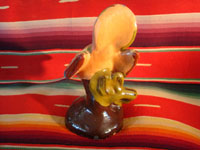 Mexican vintage pottery and ceramics, and Mexican vintage folk art, a stunning pottery bird from Tlaquepaque, Jalisco, c. 1920-30's. A photo showing the back of the bird.
