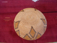 Native American Indian antique baskets, a very beautiful and rare polychrome Chemehuevi olla, Parker, Arizona area, c. 1915-20.  Photo showing the bottom of the Chemehuevi Indian basket.