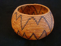 Native American Indian baskets, a stunning Mission basket, Cahuilla, Palm Springs area, c. 1920. Main photo of the Cahuilla Indian basket.