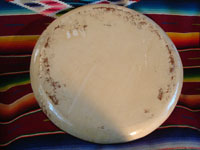 Mexican pottery and ceramics, a wonderful charger from Tzintzuntzan, Michoacan, on the shores of Lake Patzcuaro, c. 1990. Photo of the back side of the charger.