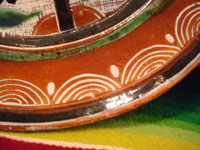 Mexican vintage pottery and ceramics, a wonderful petatillo plate, Tonala, c. 1940's. Photo of border of the plate.