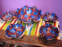 Mexican vintage pottery and ceramics, a Oaxacan majolica drip-ware (losa goteada) bowl with four smaller matching bowls, Oaxaca, c. 1940's. Main photo of the drip-ware set of bowls.