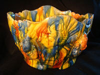 Mexican vintage pottery and ceramics, a large drip-ware bowl from Oaxaca, c. 1940. This style of drip-ware (losa goteada) is known as Mexican majollica. Main photo.