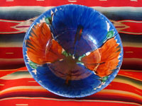 Mexican vintage pottery and ceramics, a drip-ware (goteado) bowl from Oaxaca, c. 1930-40. Photo from above bowl, looking in.