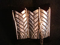 Los Castillo cuff bracelet, photo of back with clasp.