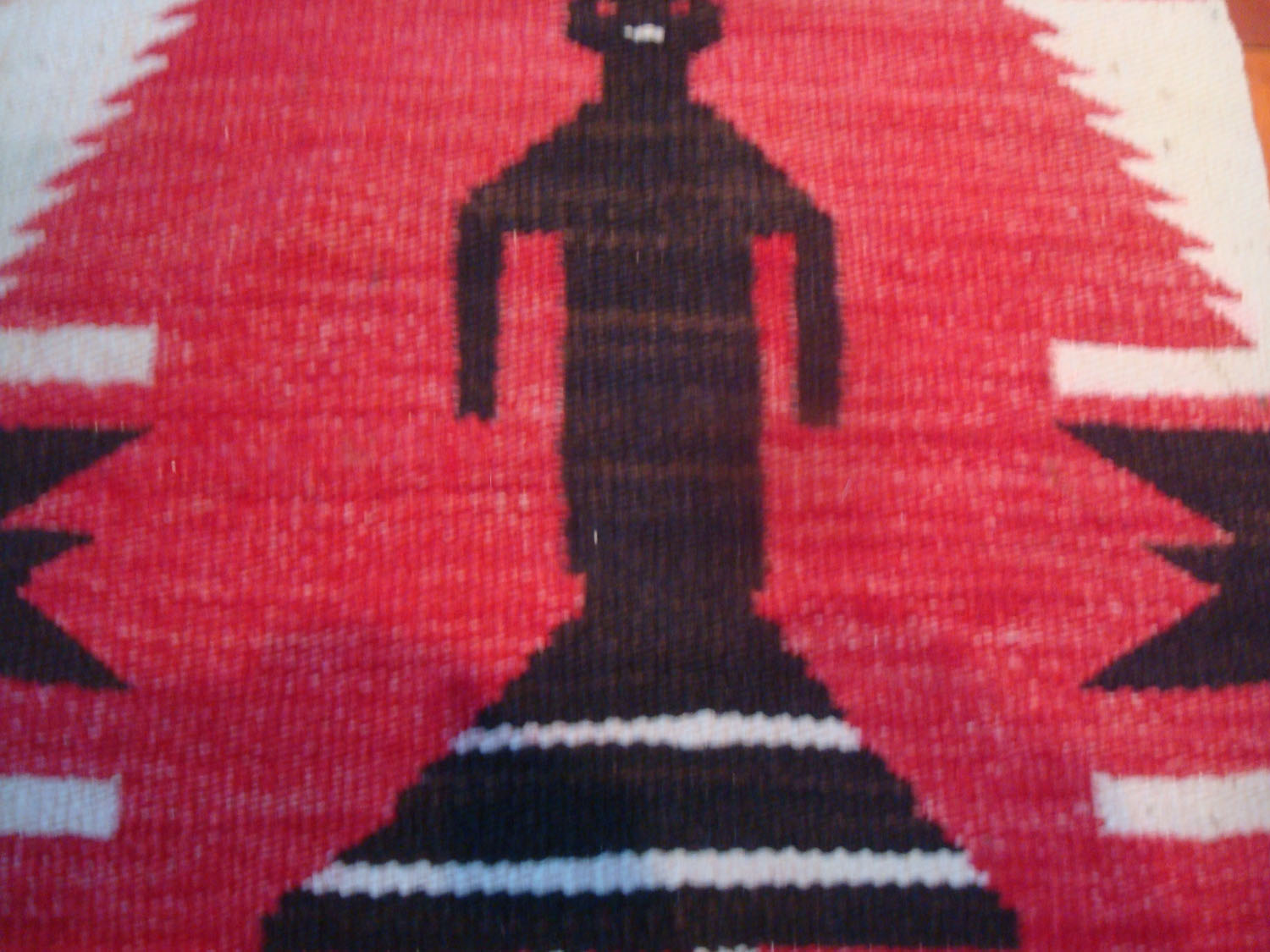 Native American Indian and Navajo Rugs and Textiles at Pocas Cosas